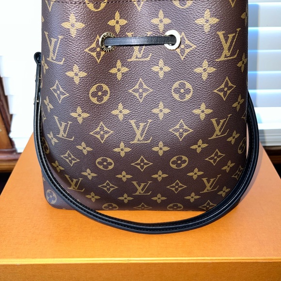 NeoNoe Monogram - Picture 6 of 8